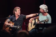Von links: Peter Maffay und Moderator Werner Schmidbauer.