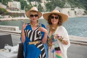 Patsy (Joanna Lumley, l.); Edina (Jennifer Saunders, r.)