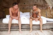 Warten gespannt auf ihre Eva: Jackie (l.) und Dennis (r.) ...