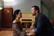 Archie Panjabi (Nas Kamal), Sullivan Stapleton (Kurt Weller).