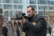 Auf der Jagd nach den Dämonen seiner Vergangenheit: Als sich Weller (Sullivan Stapleton) an einige Details aus seiner Vergangenheit erinnert, beschließt er, diesen nachzugehen. Er findet heraus, dass Shepherds richtiger Name Ellen Briggs ist. Als er einem weiteren Hinweis nachgeht, tappt er voll in eine Sandstorm-Falle ...