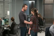 Sullivan Stapleton (Kurt Weller), Trieste Kelly Dunn (Allison Knight).