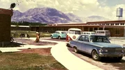 ARD/NDR AFGHANISTAN - DAS VERWUNDETE LAND, am Montag (06.07.20) um 23:35 Uhr im ERSTEN.
Afghanische Frau auf dem Parkplatz der American International School of Kabul
© NDR/Dr. Bill Podlich, honorarfrei - Verwendung gemäß der AGB im engen inhaltlichen, redaktionellen Zusammenhang mit genannter NDR-Sendung bei Nennung "Bild: NDR/Dr. Bill Podlich" (S2). NDR Presse und Information/Fotoredaktion, Tel: 040/4156-2306 oder -2305, pressefoto@ndr.de