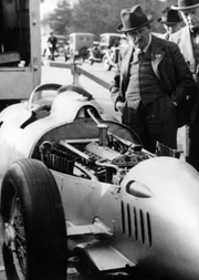 Mitte der 1930er Jahre konstruierte Ferdinand Porsche Rennwagen, die alle Rekorde brachen.