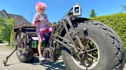 Olivia Jones präsentiert ... das schwerste Fahrrad der Welt!
