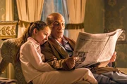 L-R: Allie (Stella Allen), Viktor (Paul Ben-Victor)