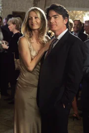 Kelly Rowan (Kirsten), Peter Gallagher (Sandy).