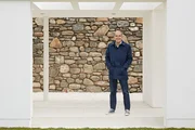 Grand Design - Grosse Träume, grosse Häuser
Staffel 12
Kevin McCloud stellt innovative Bauten und ihre Bauherren vor.
SRF/Channel 4