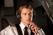 Mike Vogel (Dean Lowrey).