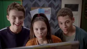 L-R: Sal Hunter (Daan Creyghton), Anika Hunter (Kyra Isako Smith), Oliver (Eliyha Altena)