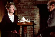 Phyllis Logan (Schwester Hopkins), David Suchet (Hercules Poirot).