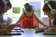 Seit 2016 werden neue Lernmethoden wie die Nutzung von Tablets in ausgewählten französischen Schul- und Vorschulklassen getestet.