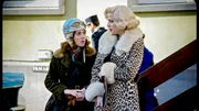 Alice (Blandine Bellavoir, l) und Marlene (Elodie Frenck)