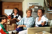 (v.l.n.r.) Maxl Burgner (Manuel Guggenberger); Elfriede Angerer (Ingeborg Schöner); Rica Althäuser (Winnie Markus); Franzi Pirchner (Enzi Fuchs)