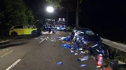 Bei diesem Unfall, ausgelöst durch ein illegales Autorennen, sterben zwei unbeteiligte junge Frauen. Drei Jahre danach sind die Raser zu Haftstrafen verurteilt, zwei von ihnen ohne Bewährung.