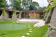 Das Haus von Kayo und Chris in South Hertfordshire, England