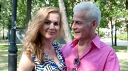 In St. Petersburg ist Detlef (54) aus Köln hellauf begeistert von der attraktiven Karolina (27). Ob sie auch Gefallen an ihm findet..?