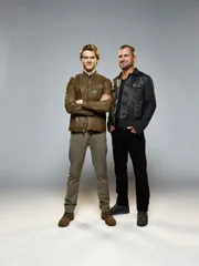 Angus MacGyver (Lucas Till) und Jack Dalton (George Eads)