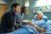 V.l.: Shawn Spencer (James Roday), Gus Guster (Dulé Hill), Roland Armitage (Barry Bostwick)