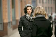 Natalie Thorpe (Indira Varma, l.) und Sam Hunter (Melissa George)