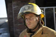 Nach einer Reihe von Brandstiftungen ermittelt Shawn (James Roday) bei der Feuerwehr und unterstützt eine junge Inspektorin bei der Arbeit.