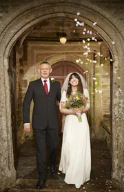 Wagen den ganz großen Schritt: Martin (Martin Clunes, l.) und Louisa (Caroline Catz, r.) ...