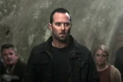 Nimmt den schier aussichtslosen Kampf gegen die Terroristen auf: Weller (Sullivan Stapleton) ...