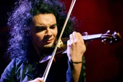 Für die meisten von Rolandos Schützlingen hat sich der Traum von der internationalen Musikerlaufbahn erfüllt: so auch für den serbischen Geiger Nemanja Radulovic.