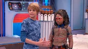 Jace Norman als Henry Hart und Riele Downs als Charlotte Bolton