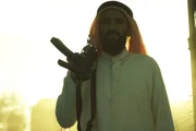 1996 scheinen Osama bin Ladens Träume zu zerplatzen. Er wird mit seinen Kämpfern des Landes verwiesen.