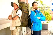 Exotisch, kampfstark und außergewöhnlich: Roadtrip mal anders! Für die neue Sendung "Buschi vs. Köppen" schickt RTL Frank Buschmann (l.) und Jan Köppen auf ein ganz besonderes Abenteuer. An jedem Ziel ihrer Reise warten auf die beiden landestypische Aufgaben, denen sie sich stellen müssen.