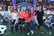v.l.: Andreas Bosheck, Timo Ehlert, Moderator Günther Jauch, Sarah Willms, Désirée Neumann, Steffen Böhmetzrieder, Sina Gerisch, Nico Kosian, Adrian Fogel