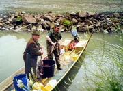 Die Berufsfischer August und Erich Aum?ller. Honorarfrei lediglich f?r Ank?ndigungen und Ver?ffentlichungen im Zusammenhang mit obiger BR-Sendung bei Nennung: "Bild: BR". Andere Verwendungen nur nach entsprechender vorheriger schriftlicher Vereinbarung mit dem BR-Bildarchiv, Tel. 089 / 5900 3040, Fax 089 / 5900 3284, Mail Pressestelle.Foto@brnet.de.