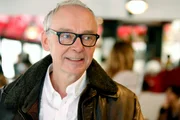 Philippe Cabestan unterrichtet in Paris Philosophie in Vorbereitungsklassen für Aufnahmeprüfungen an Eliteschulen.