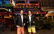 Treiben in Asien ihr Unwesen: Hamish (l.) und Andy (r.) ...