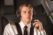 Mike Vogel (Dean Lowrey).