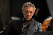 Engerraund Serac (Vincent Cassel)