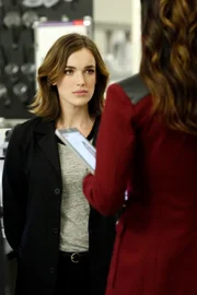 Jemma Simmons (Elizabeth Henstridge,l.) und Bobbi Morse (Adranne Palicki)