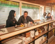 Madeleine Stowe (Victoria Grayson), James Tupper (David Clarke).