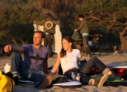Annette Bruns und Oliver Spies am Sycamore Statebeach im Hintergrund die Band Holloys / Los Angeles
