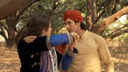 Jalal Akbar (Rajat Tokas, li)
Sujamal (Vicky Batra, re)