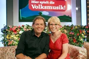 Die Moderatoren Andrea Ballschuh und Hubert Trenkwalder.