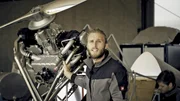 Aircraft Doctor Adrian nimmt die Flugzeugteile unter die Lupe.