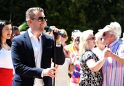 Christopher Brees Titel "Mach mich nicht an" geht in die Beine.
