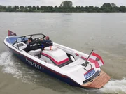 Wasserpolizisten im Einsatz