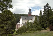 Der Rheinsteig führt direkt zu den Pforten Eberbach, weltberühmt für seinen Weinbau und als Drehort des Films "Der Name der Rose".