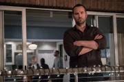 Sullivan Stapleton (Kurt Weller).