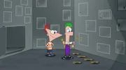 L-R: Phineas und Ferb
