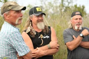 Tom Cobb, Dusty Crum, Jay Starr in swamp, medium shot