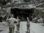 Sklavenarbeiter mussten bis zum Ende des Zweiten Weltkriegs unter unmenschlichen Bedingungen kilometerlange Tunnel in Berge graben, um die Rüstungsproduktion der Nazis zu sichern./Sklavenarbeiter mussten bis zum Ende des Zweiten Weltkriegs unter unmenschlichen Bedingungen kilometerlange Tunnel in Berge graben, um die Rüstungsproduktion der Nazis zu sichern.